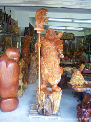 匠心鑄魂，木韻傳神 文江根雕之紅豆杉關公像賞析